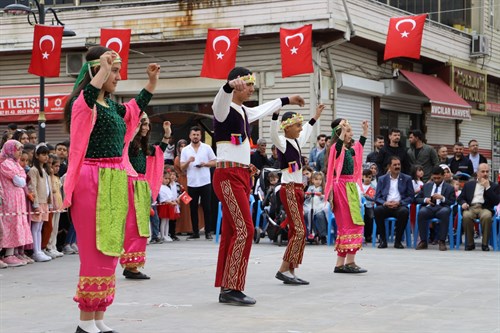 23 NİSAN ULUSAL EGEMENLİK VE ÇOCUK BAYRAMI KUTLANDI